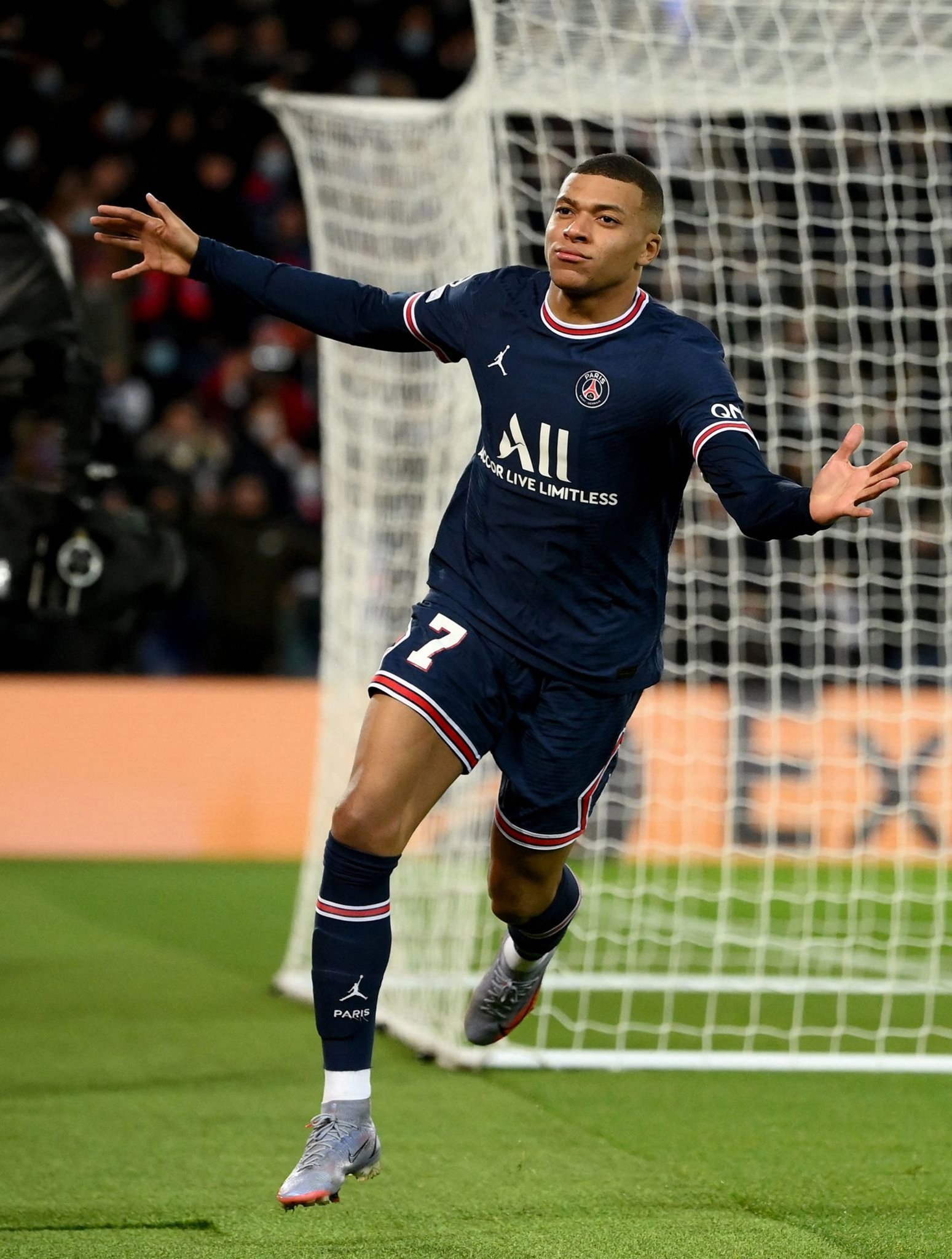 山西大胜广东！诺威尔+3本土齐爆，徐杰奎因空砍52分，张皓嘉毒瘤