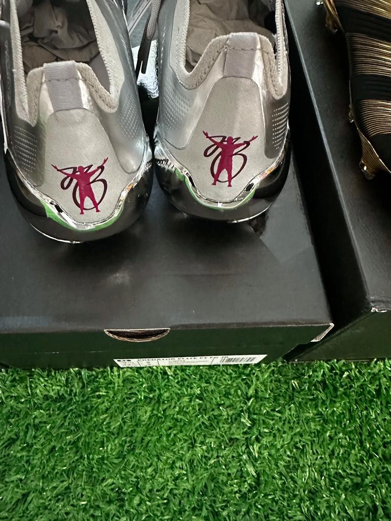 博主：广岛三箭主帅斯基伯目前并不存在去山东泰山的可能性