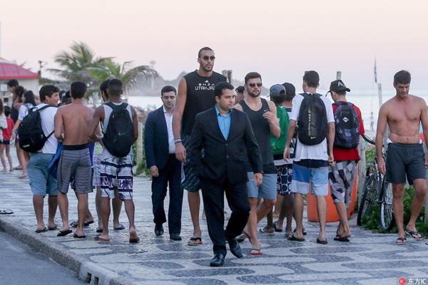 球迷提前退场！斯洛特下课倒计时 伊萨克遭遇119年之耻