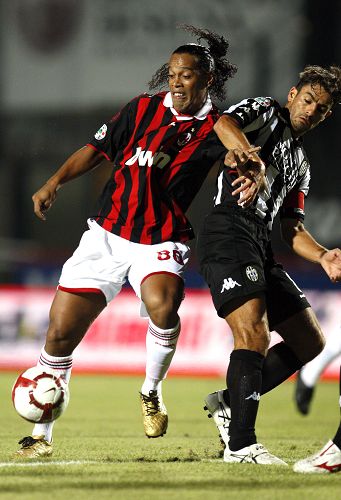 王曼昱横扫华裔名将，王楚钦11-4降维打击，国乒8-0韩国豪取5连胜