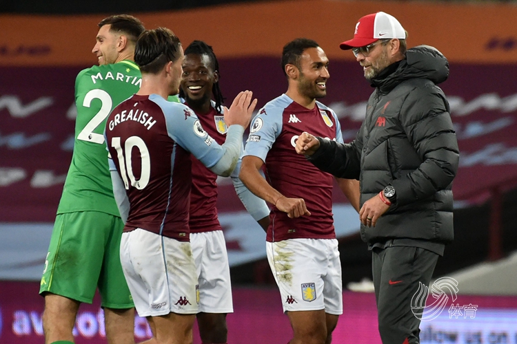 再遭失利，内马尔不满自己被换下并直接返回更衣室